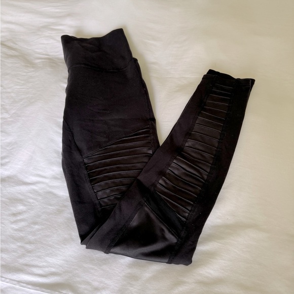 Alo Yoga High-Waist Moto Legging Size Small - Picture 3 of 8